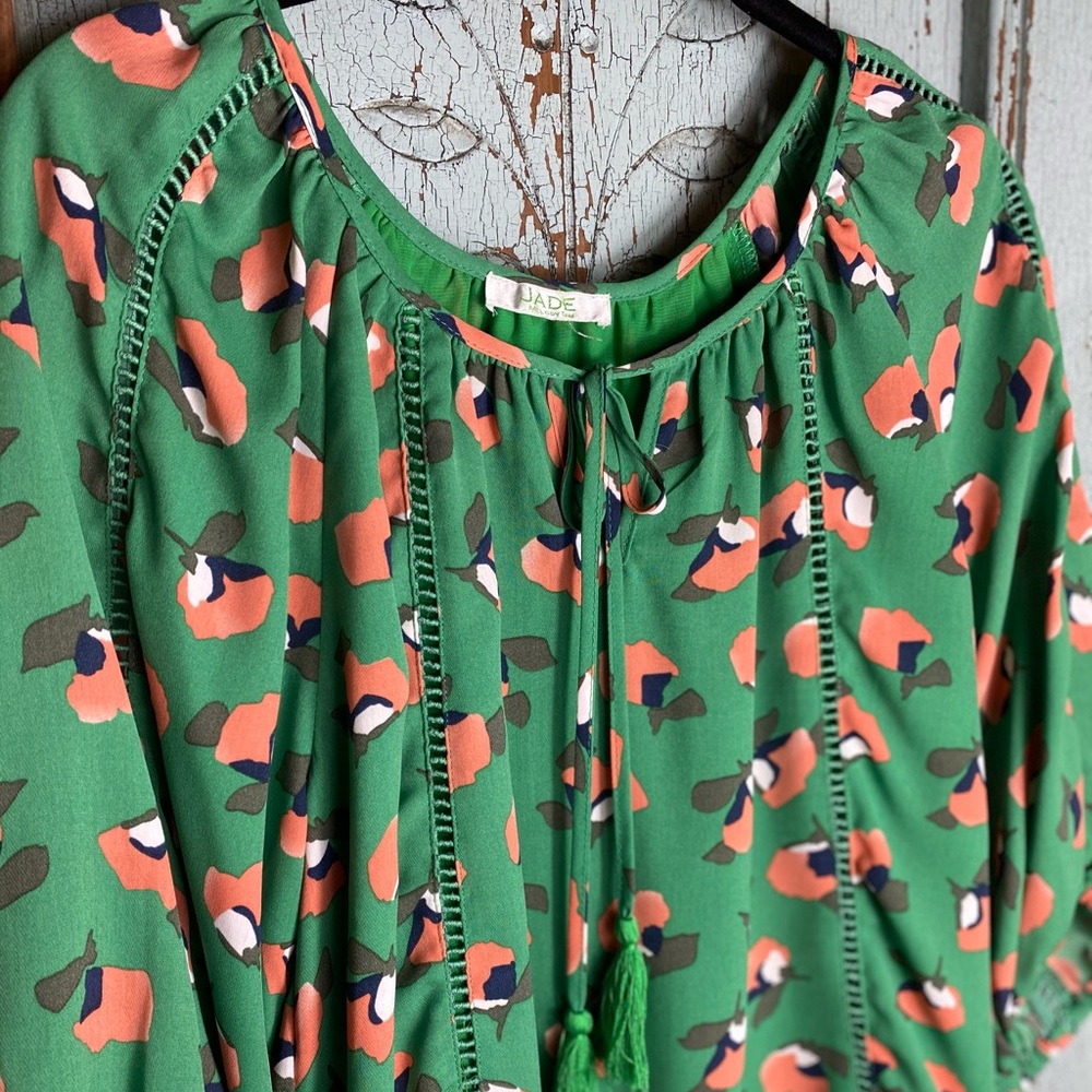 Jade by Melody Tam. Green blouse. Med